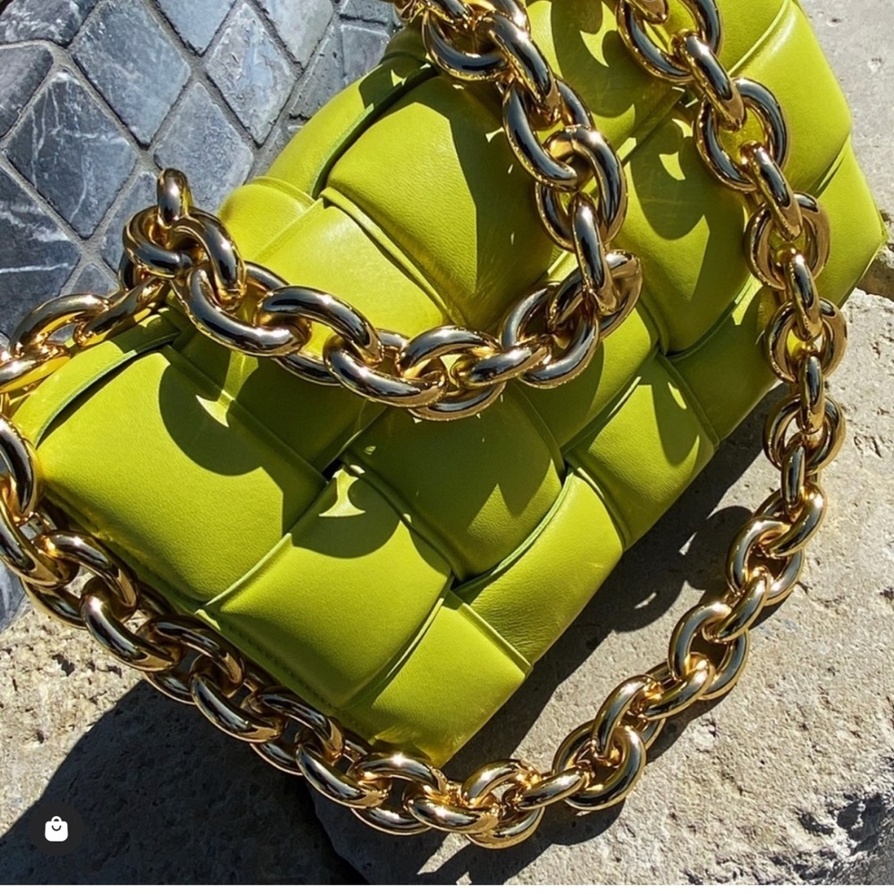 Meet your Posher, Ella